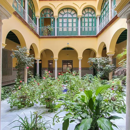New! Luxurious & Chic Duplex Next To The Cathedral Apartamento *