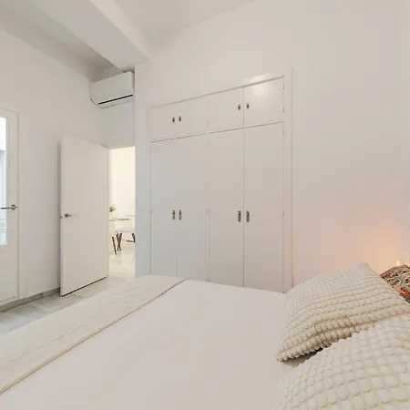 Ohliving Justino * Seville