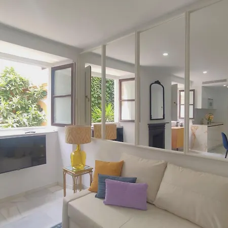 Palacio De Marqueses De Monsalud Apartment *