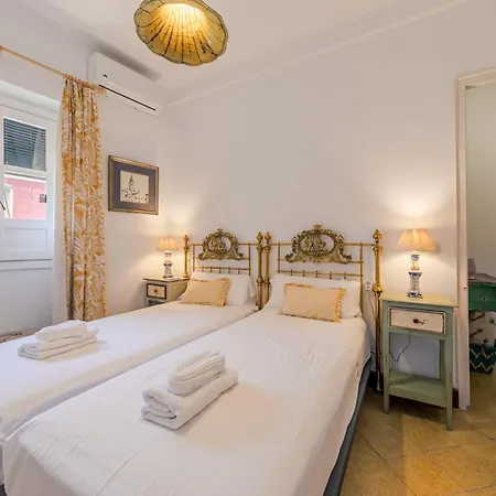 Plaza De Dona Elvira Alcazar Apartment *