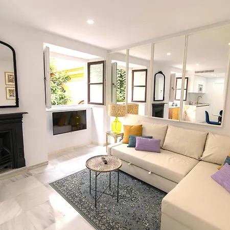 Palacio De Marqueses De Monsalud Apartment