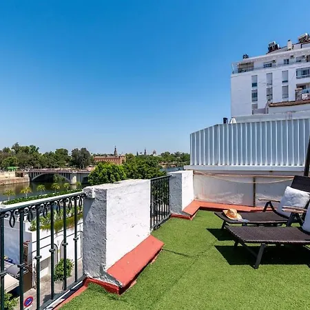 Apartment Atico Con Vistas A La Torre Del Oro Y Catedral By Thegoodtourist *