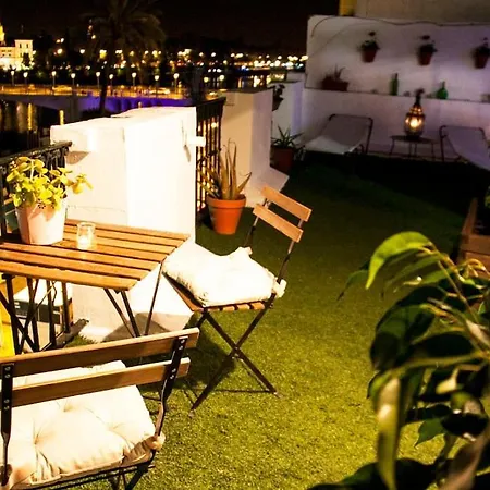 Apartment Atico Con Vistas A La Torre Del Oro Y Catedral By Thegoodtourist