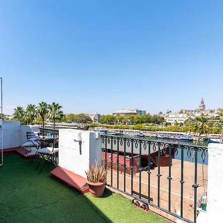 Atico Con Vistas A La Torre Del Oro Y Catedral By Thegoodtourist Apartment *