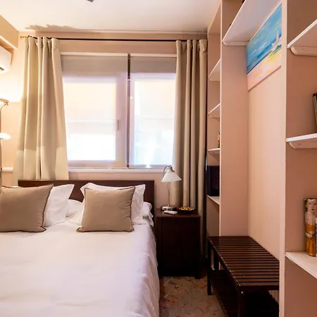 Penthouse!!! Center Of Seville!!! 2 Bedroom + 2 Bath!!! *