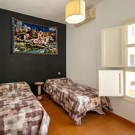 Conde Center Premium Suites, Free Parking * Séville