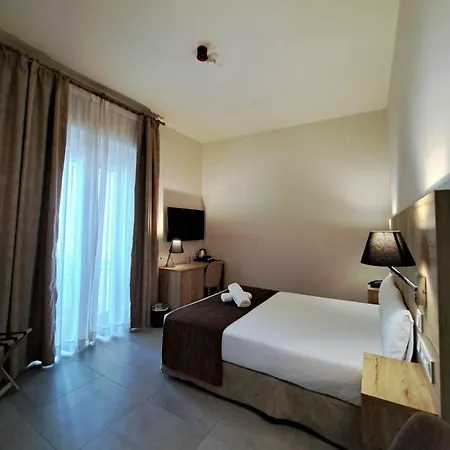 Av La Florida Hotel 2*