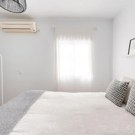 Azahar Apartment
