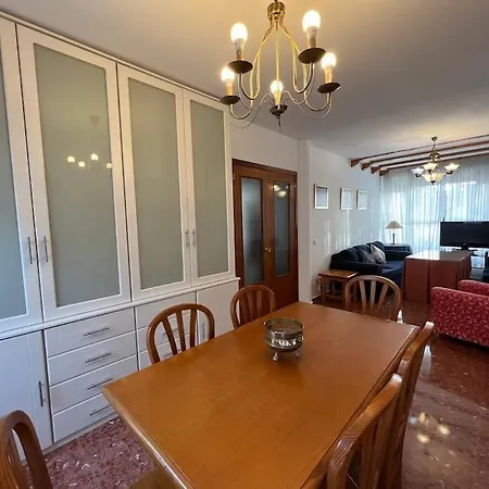 Casa Soleada En Calle Tranquila Holiday home