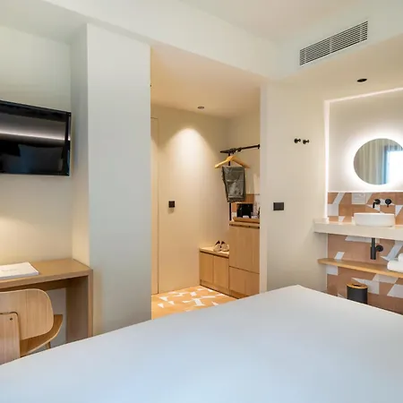 Ocean Drive 4* Севилья