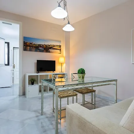 Santa Catalina Patio Andaluz 1 Moderno Апартаменты Севилья