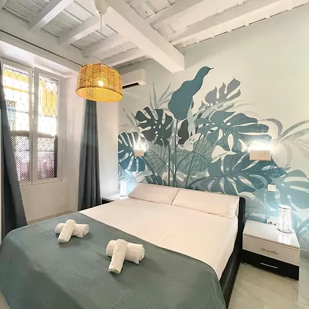 House -rooftop&jacuzzi -stayinseville