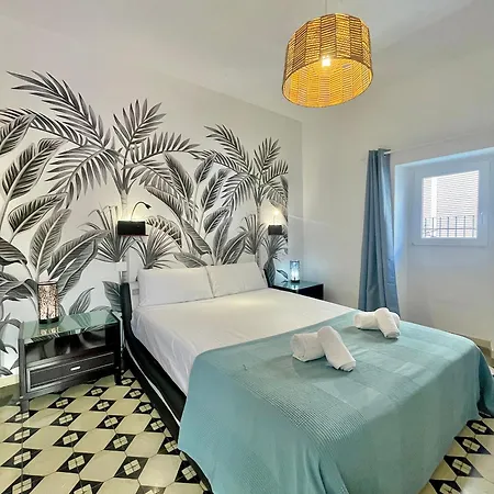 Villa House -rooftop&jacuzzi -stayinseville