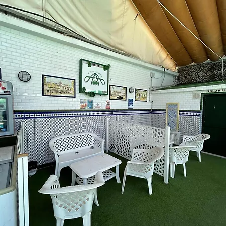 Avenida Andalucia - Solo Adultos Séville