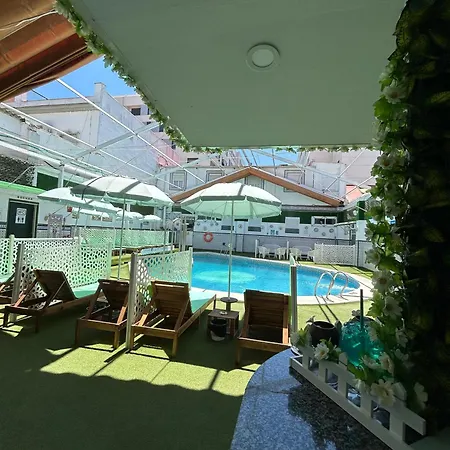 Avenida Andalucia - Solo Adultos * Sevilha