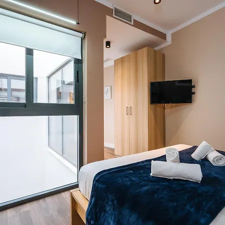 Elegant Duplex 3 Master Bedrooms And Private Apartment *