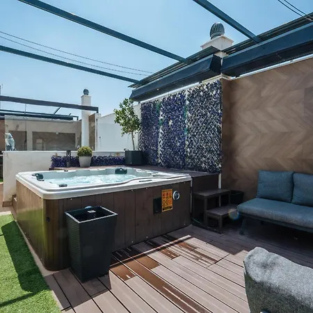 Elegant Duplex 3 Master Bedrooms And Private Apartment Seville