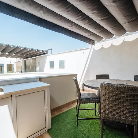 Elegant Duplex 3 Master Bedrooms And Private Apartment