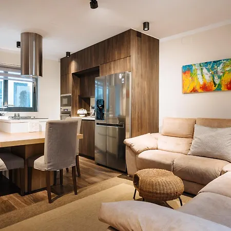 Apartment Elegant Duplex 3 Master Bedrooms And Private
