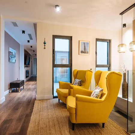 Elegant Duplex 3 Master Bedrooms And Private * Seville