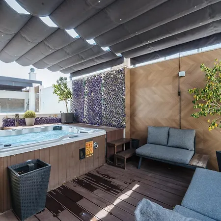 Elegant Duplex 3 Master Bedrooms And Private