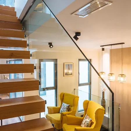 Apartment Elegant Duplex 3 Master Bedrooms And Private Seville