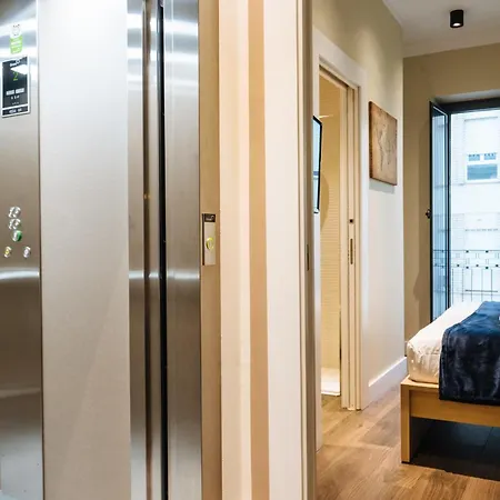 Elegant Duplex 3 Master Bedrooms And Private Seville