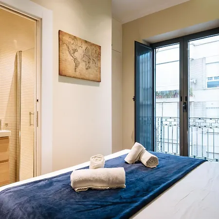 Elegant Duplex 3 Master Bedrooms And Private Apartment