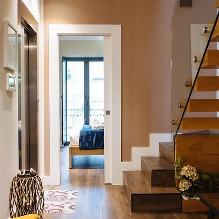 Elegant Duplex 3 Master Bedrooms And Private Apartment