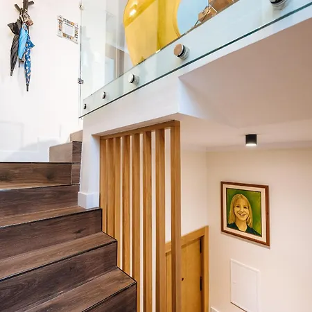 Elegant Duplex 3 Master Bedrooms And Private