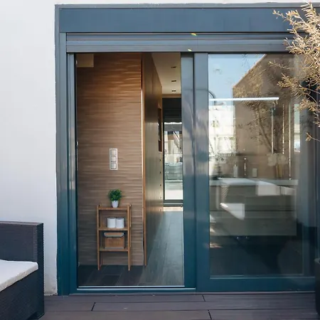 Elegant Duplex 3 Master Bedrooms And Private Apartment *