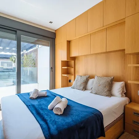 Elegant Duplex 3 Master Bedrooms And Private Seville