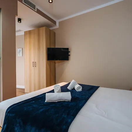 Elegant Duplex 3 Master Bedrooms And Private