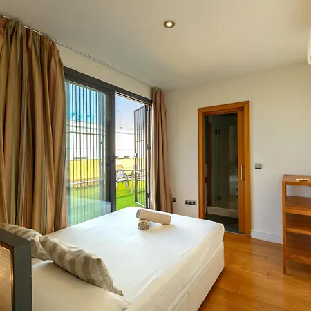 La Maestranza Charming One Or Two Bedrooms By Cityzen