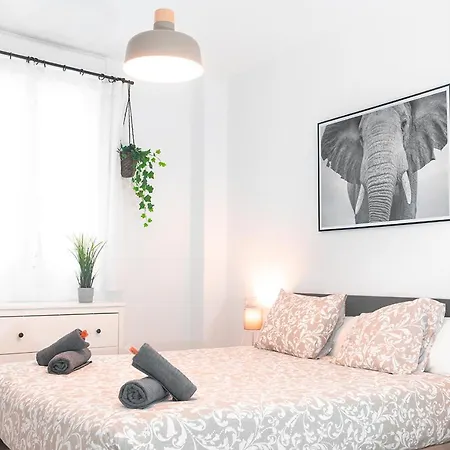 Old Town 3 Bedrooms 2 Bathrooms Wifi Apartment