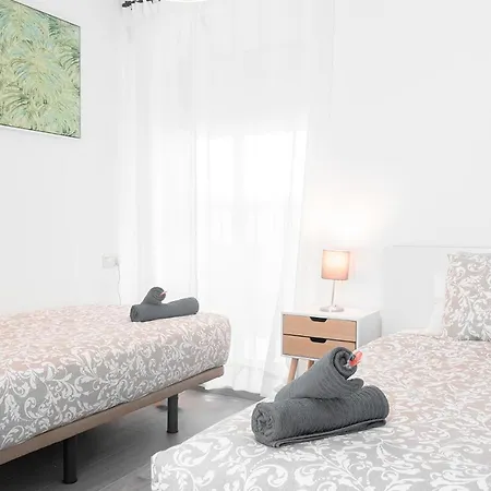 Old Town 3 Bedrooms 2 Bathrooms Wifi Apartment Seville