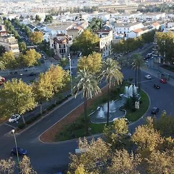 Piso Con Patio Privado Y Parking Nervion Sevilla Appartamento Siviglia