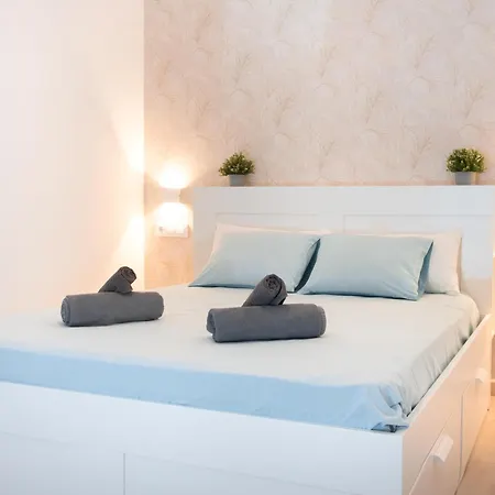 Estudio Con Jacuzzi Privado En El Barrio De Triana Apartment