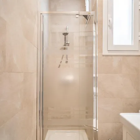 Beautiful And Bright- 1bd 1bth- Center Apartment *