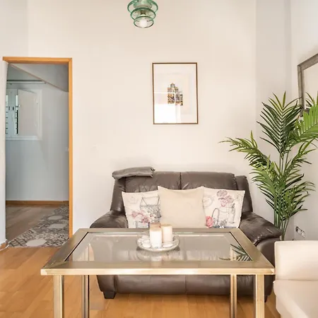 Apartment Beautiful And Bright- 1bd 1bth- Center