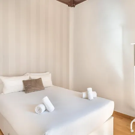 Beautiful And Bright- 1bd 1bth- Center Apartment *