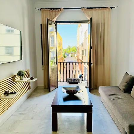 Con Balcon Castilla Triana Apartment