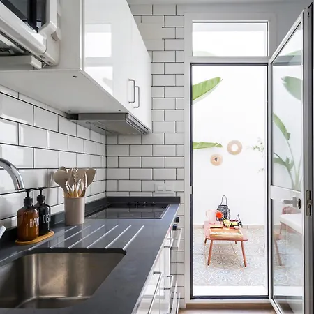 Apartment New Charming Duplex With Private Patio