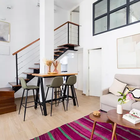 New Charming Duplex With Private Patio Apartment *