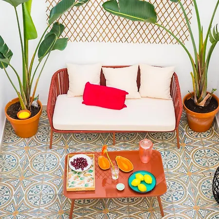 New Charming Duplex With Private Patio Apartment