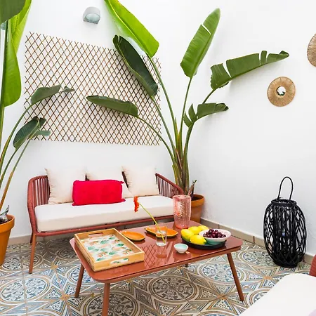 New Charming Duplex With Private Patio Apartment *