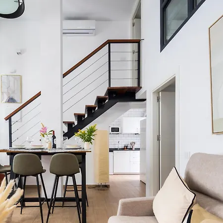 Apartment New Charming Duplex With Private Patio *