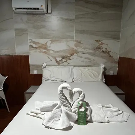 Avenida Andalucia - Solo Adultos Séville