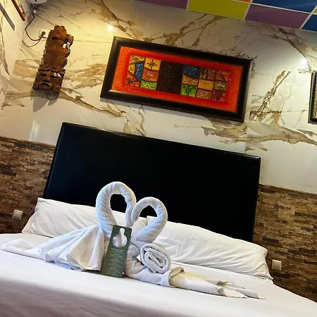 Avenida Andalucia - Solo Adultos Sevilha