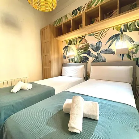 Villa House -rooftop&jacuzzi -stayinseville